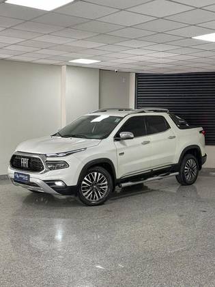 FIAT TORO 2.0 16V TURBO DIESEL RANCH 4WD AT9 FIAT TORO 2.0 16V TURBO DIESEL RANCH 4WD AT9